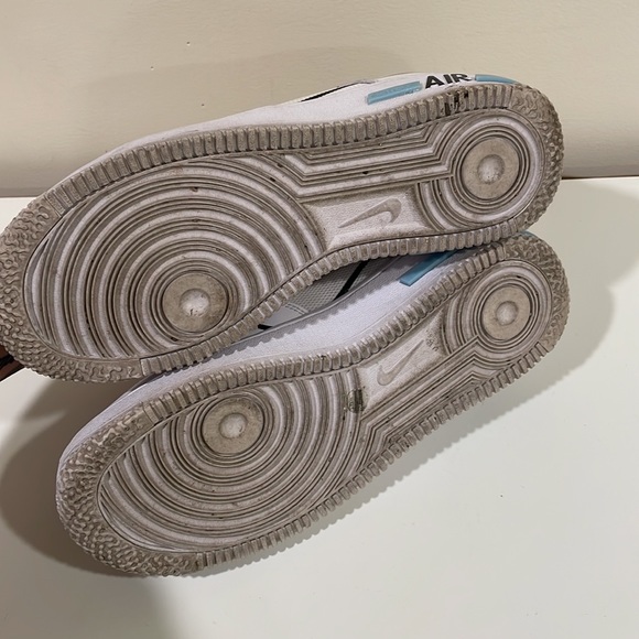 Nike - Picture 4 of 4